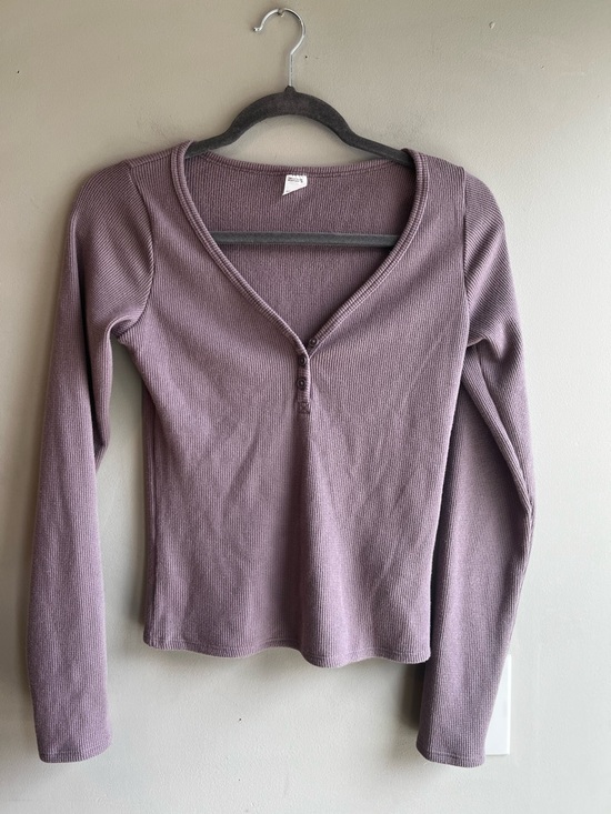 Gilly Hicks Tops - Gilly Hicks Ribbed Henley Long-Sleeve Top - Mauve V Neck M Cropped